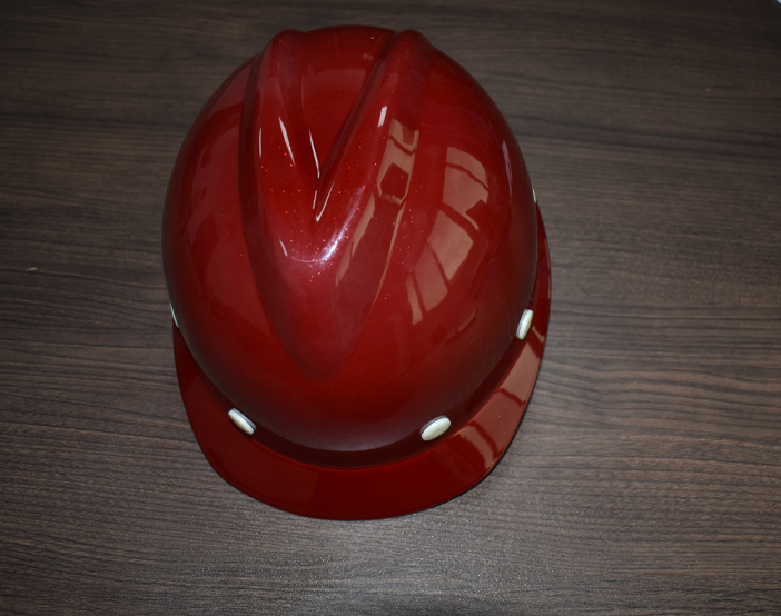 玻璃鋼安全帽廠家教你安全帽的合格標(biāo)準(zhǔn)。